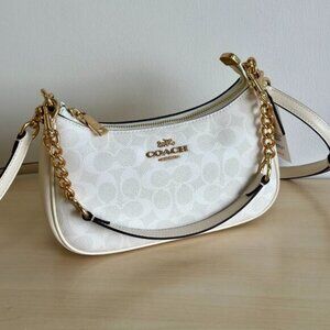 Coach Teri Shoulder Bag In Signature Canvas CA548